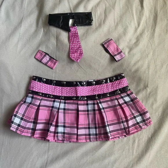Adult school girl skirt and accessories - Picture 3 of 8